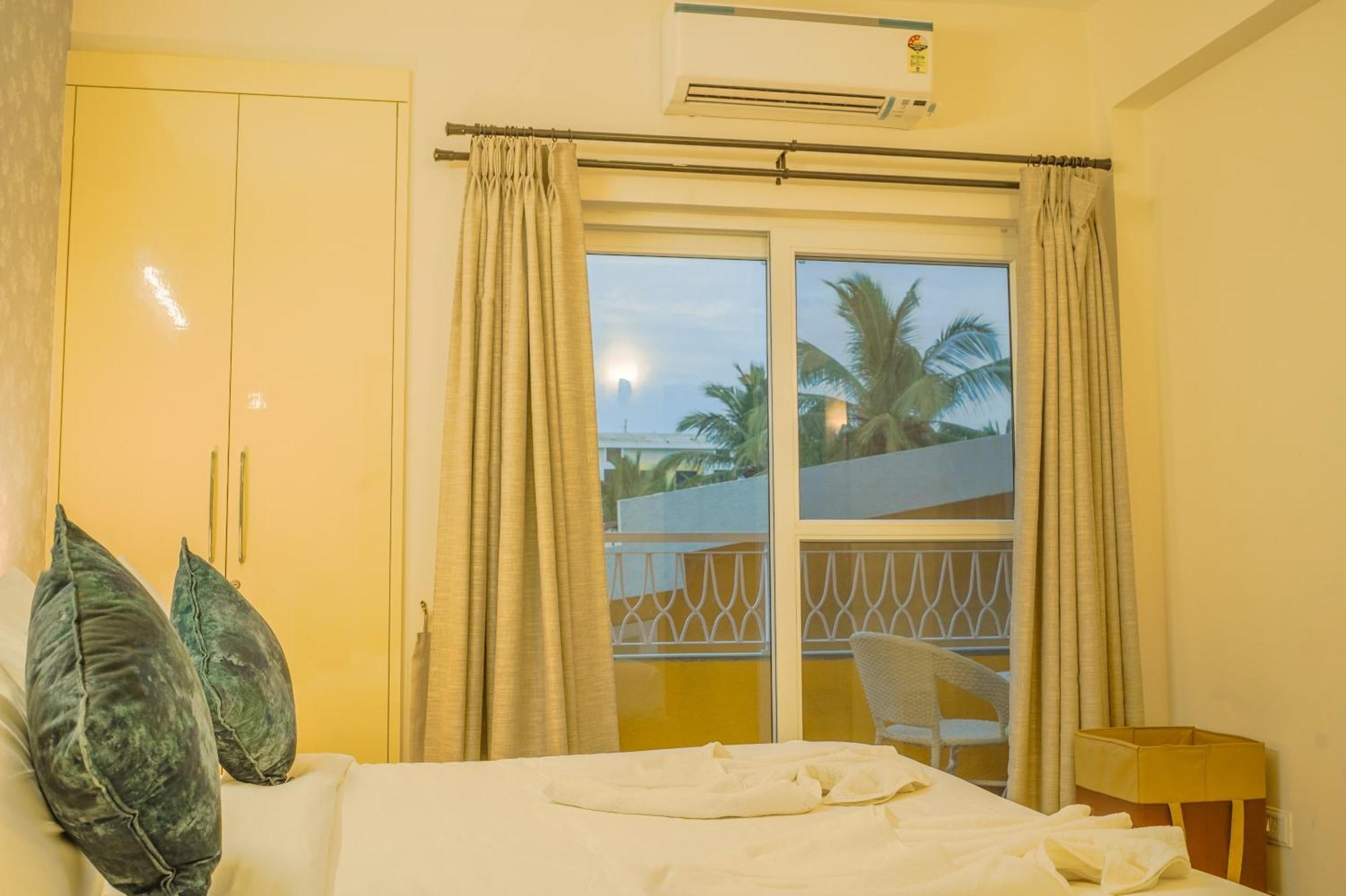 Alaya Stays 1 Bhk With Balcony & Pool - Veera Marina Candolim Esterno foto